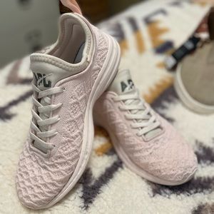 APL Techloom Phantom, women’s size 8